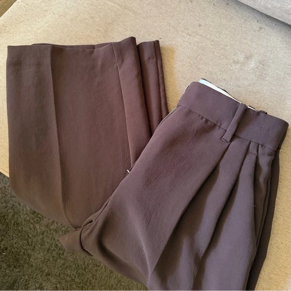 Aritzia The Effortless Pant Crepette - Picture 7 of 12